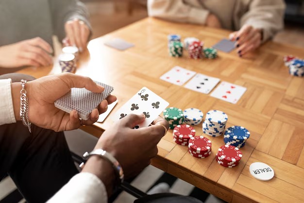 dinar33 live dealer studio with professional dealers and HD broadcast